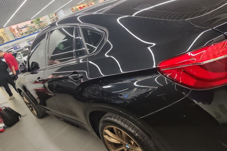 BMW X6 2018 car image #3