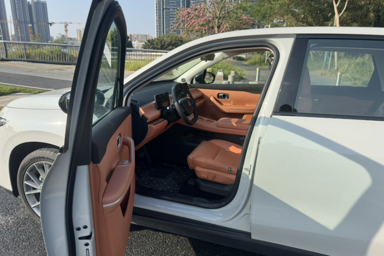 零跑汽车 零跑C10 2025 汽车图片 #3