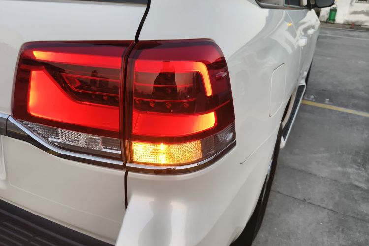 Toyota 2019 car image #3