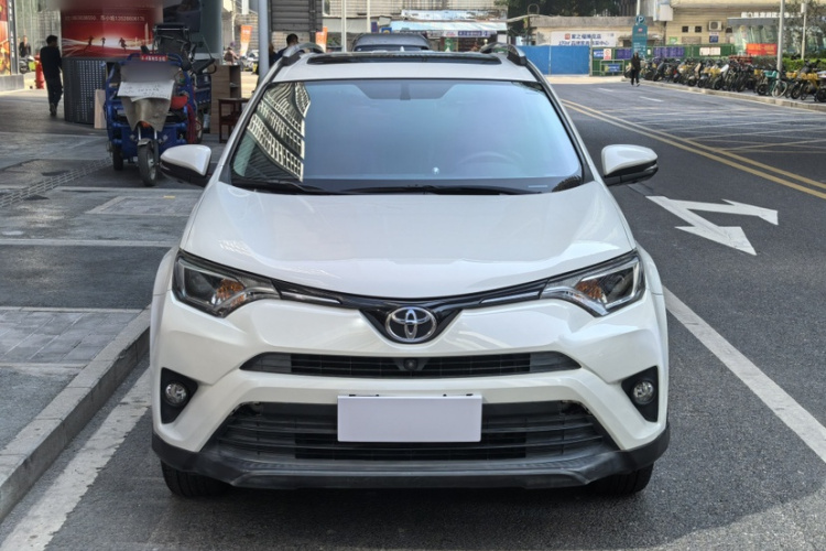 Toyota RAV4 2018 #3 Toyota RAV4 2018 car image #3