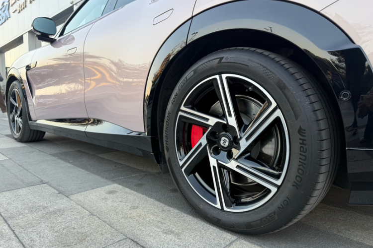 小米汽车 小米YU7 2025 #3 小米汽车 小米YU7 2025 汽车图片 #3