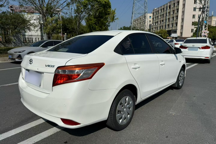 Vios 2015 car image #3