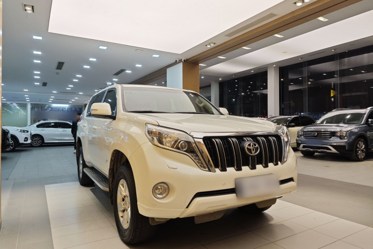 Toyota Land Cruiser Prado 2017 car image #3