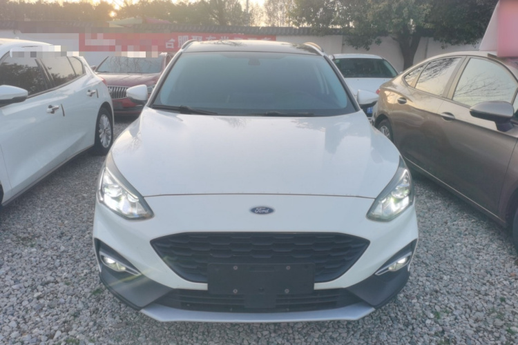 Ford Focus Active 2020 صورة سيارة #3
