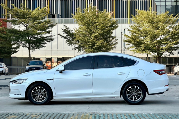 BYD Qin Pro New Energy 2020 car image #3