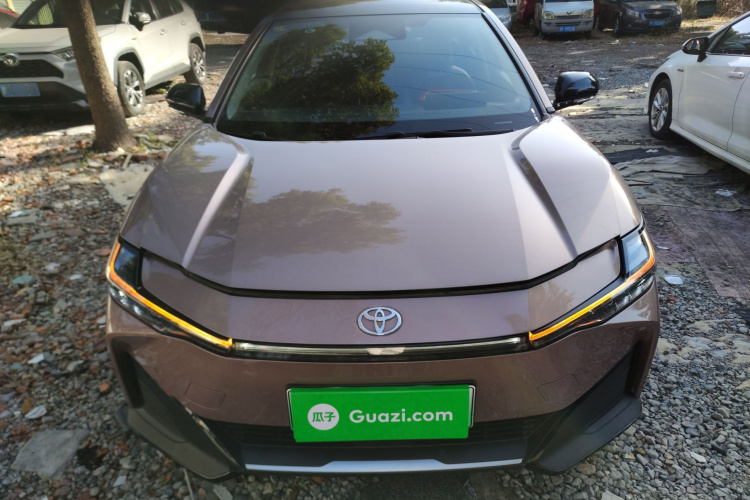 Toyota bZ3 2023 immagine di auto #3