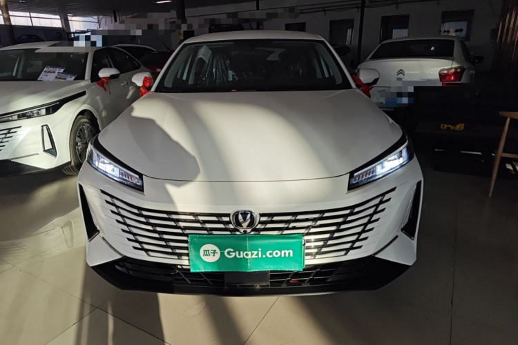 Changan EadoPHEV 2025 imagem de carro #3