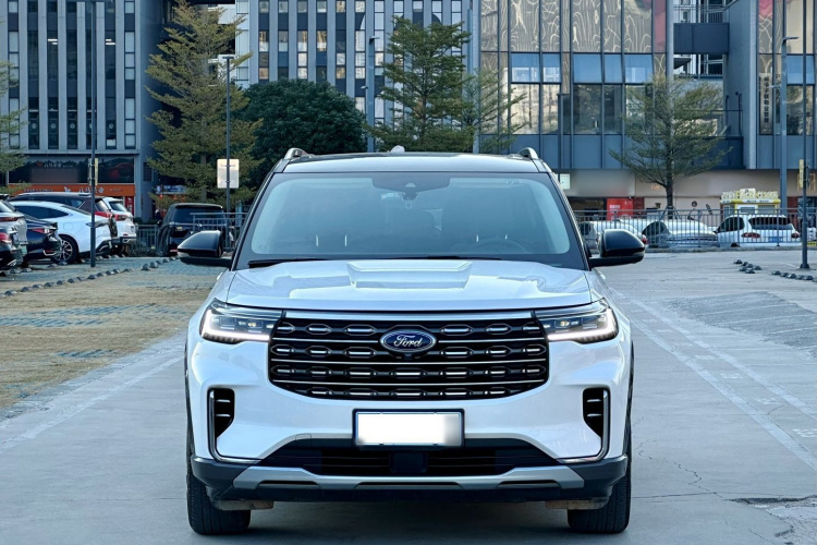 Ford Explorer 2022 car image #3