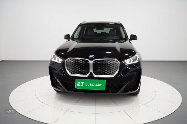 BMW iX1 2024 car image #3