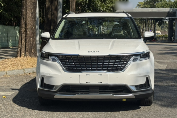 Kia Carnival 2025 immagine di auto #3