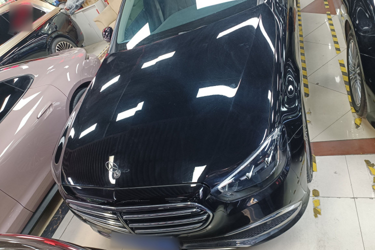 Mercedes-Benz E Class 2023 car image #3