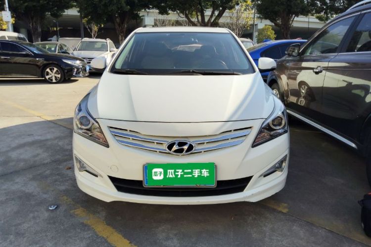 Hyundai Reina Hatchback 2015 imagem de carro #3