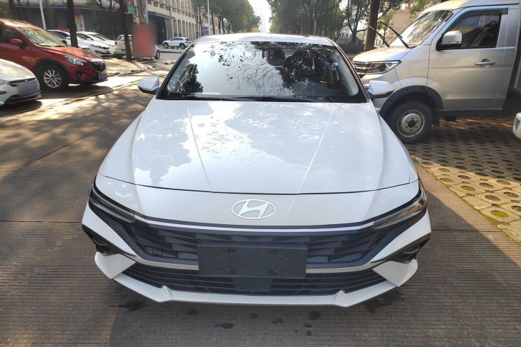 Hyundai Elantra 2024 car image #3