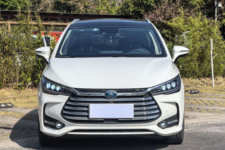 BYD 2019 #3 BYD 2019 car image #3