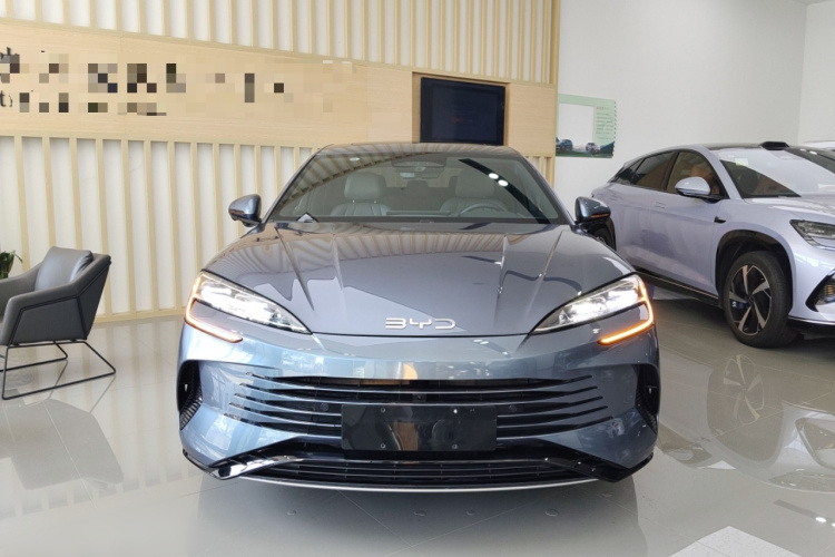 BYD Seal 07 DM-i 2025 #3 BYD Seal 07 DM-i 2025 immagine di auto #3