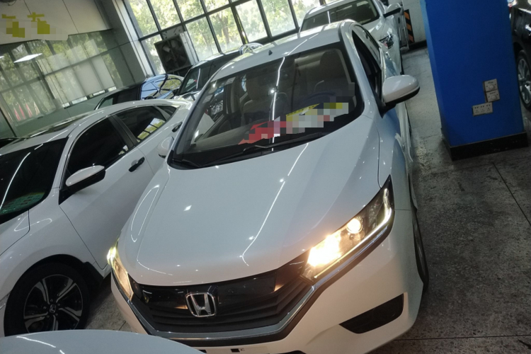 Honda Greiz 2018 изображение автомобиля #3