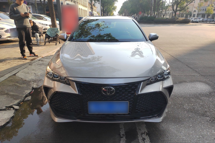 Toyota Avalon 2019 car image #3