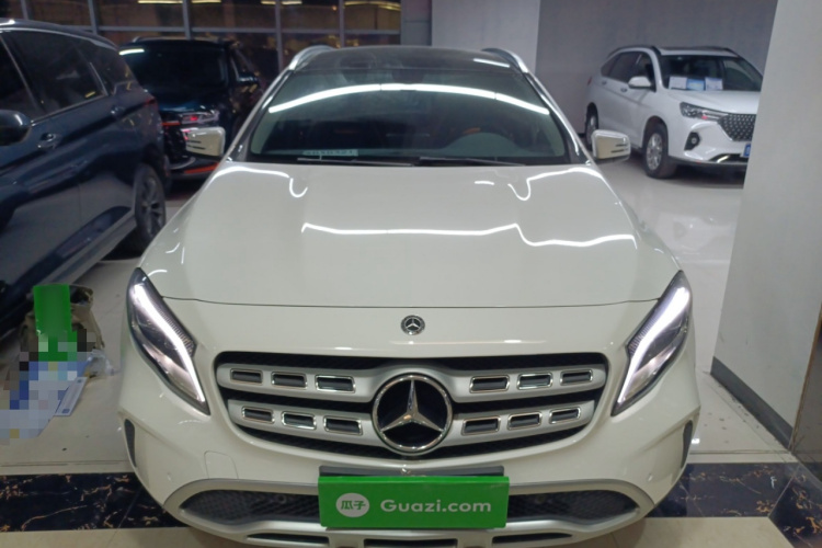 Mercedes-Benz GLA Class 2018 car image #3