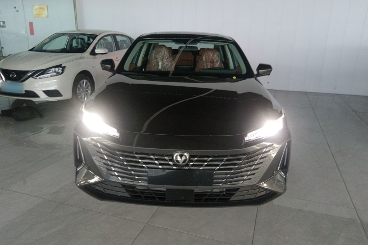 Changan EadoPHEV 2025 immagine di auto #3