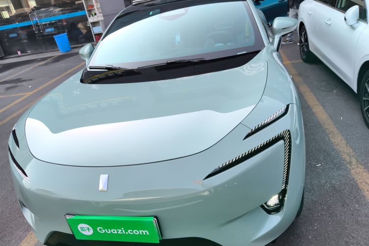 Avatr 11 2024 car image #3