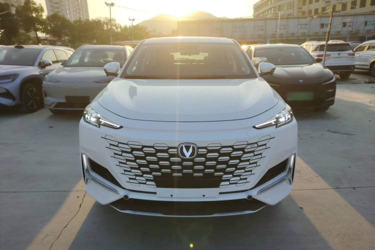 Changan UNI-K iDD 2025 #3 Changan UNI-K iDD 2025 immagine di auto #3