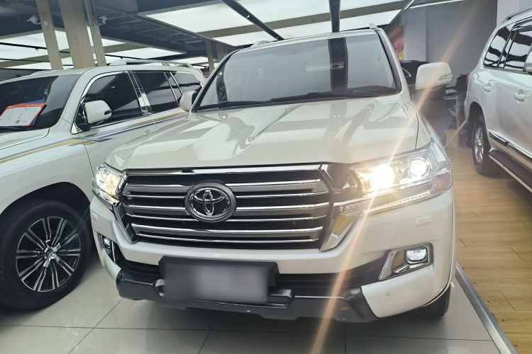 Toyota 2019 car image #3