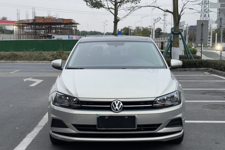 Volkswagen Polo 2019 car image #3