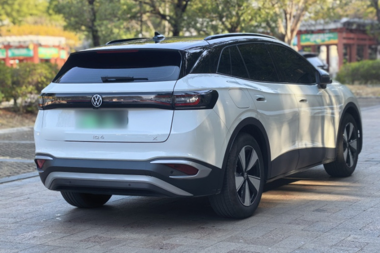 Volkswagen ID.4 X 2025 car image #3