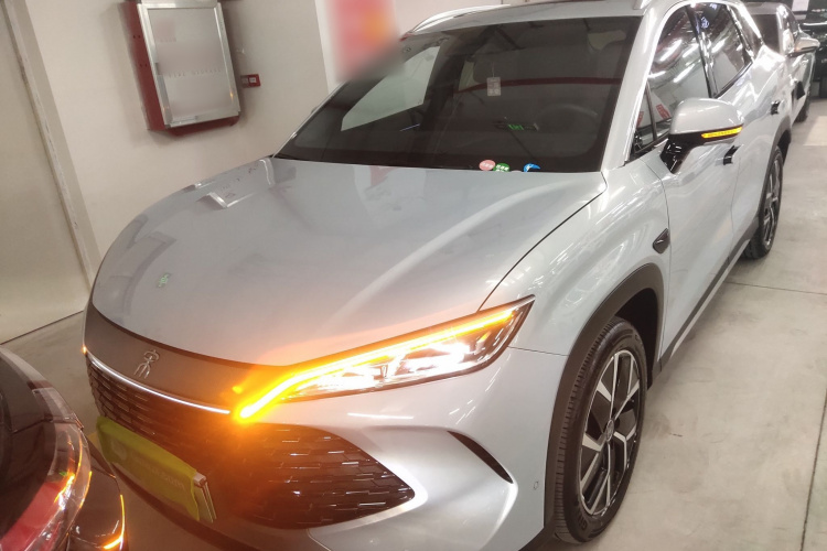 BYD SongL DM-i 2025 #3 BYD SongL DM-i 2025 car image #3