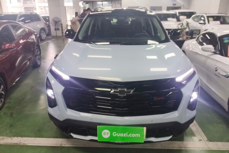 Chevrolet Equinox Plus 2025 car image #3