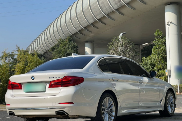 BMW 5 Series New Energy 2019 #3 BMW 5 Series New Energy 2019 car image #3