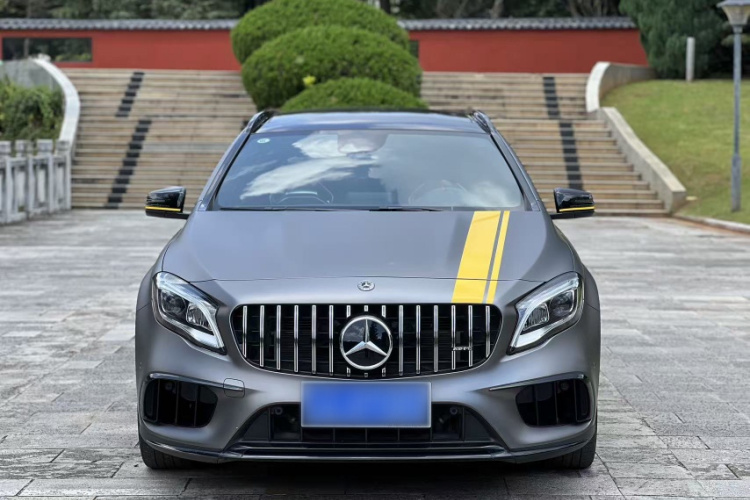 Mercedes-Benz GLA AMG 2018 imagem de carro #3