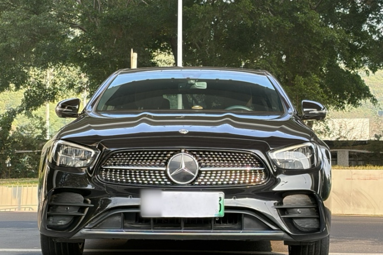 Mercedes-Benz E Class New Energy 2022 car image #3