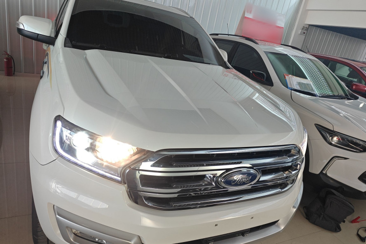 Ford Everest 2018 immagine di auto #3