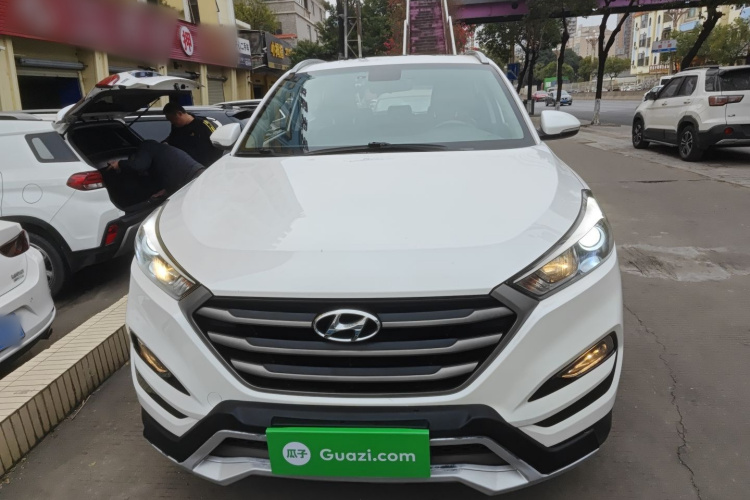 Hyundai Tucson 2016 car image #3