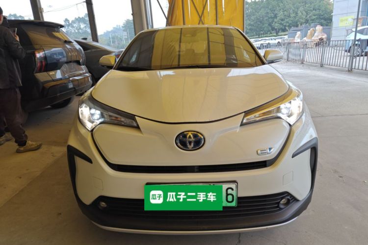 Toyota C-HR EV 2021 immagine di auto #3