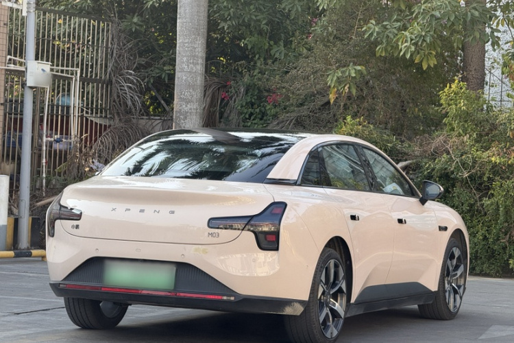 Xpeng 2025 car image #3