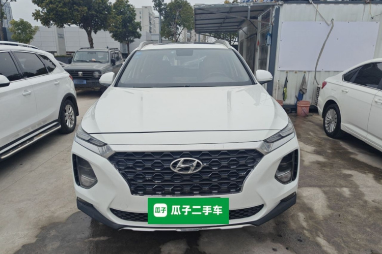Hyundai Santa Fe 2019 #3 Hyundai Santa Fe 2019 car image #3