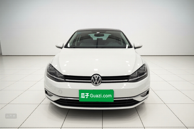 Volkswagen Golf 2018 car image #3