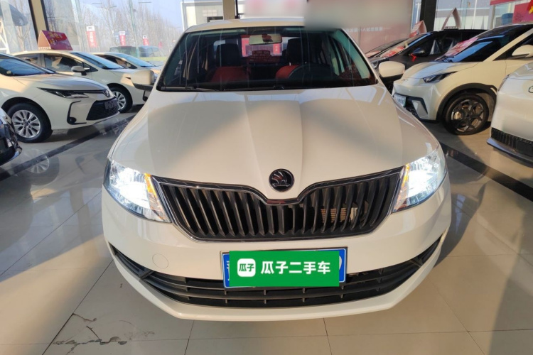 Skoda Rapid 2019 car image #3