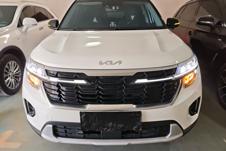 Kia Seltos 2024 car image #3