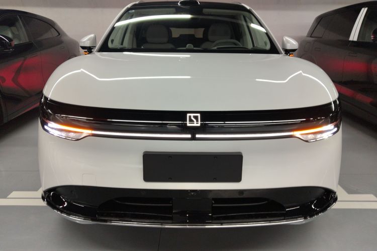 Zeekr 7X 2025 car image #3