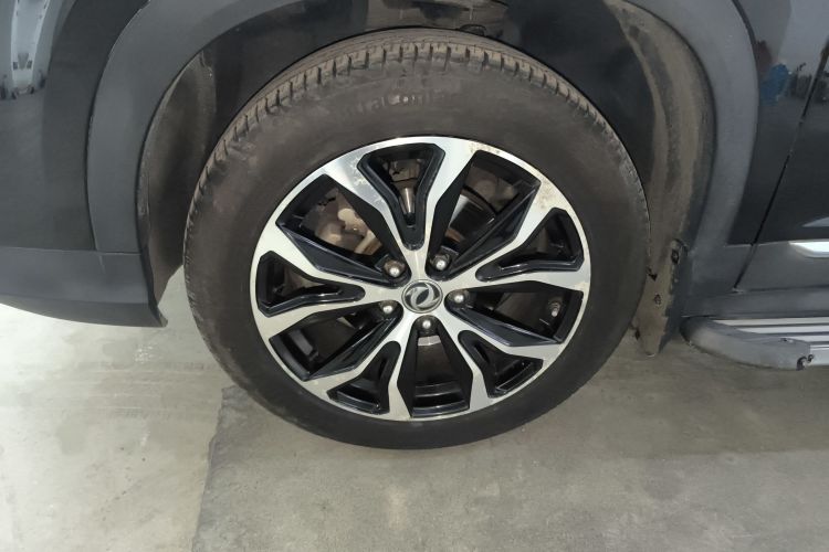 Forthing JOYEAR X5 2018 #3 Forthing JOYEAR X5 2018 car image #3