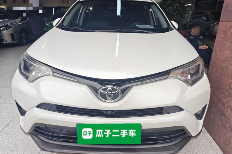 Toyota RAV4 2019 #3 Toyota RAV4 2019 car image #3