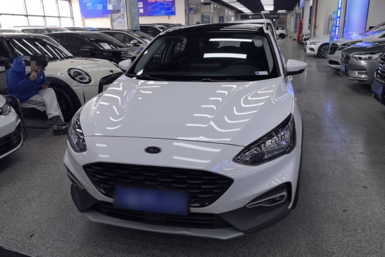 Ford Focus Active 2020 car image #3