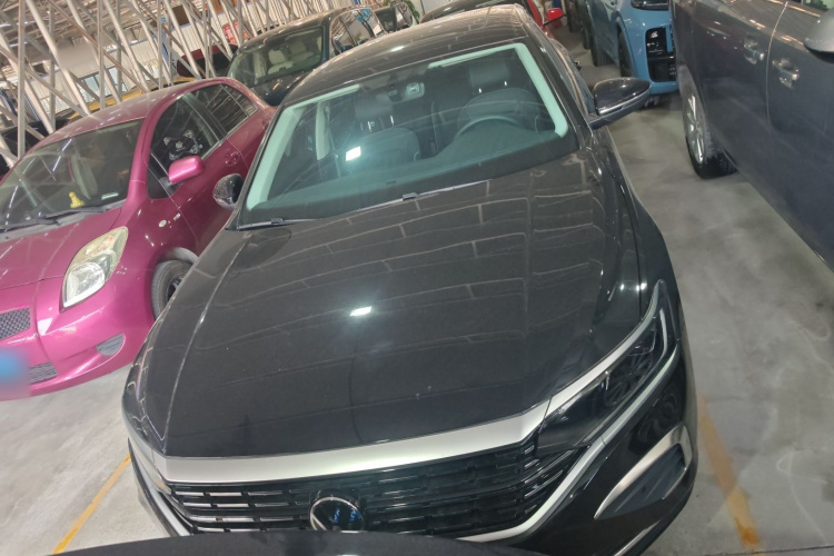 Volkswagen Passat 2024 car image #3