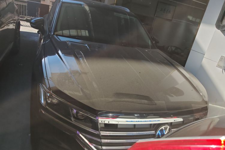 Volkswagen Touareg 2020 car image #3