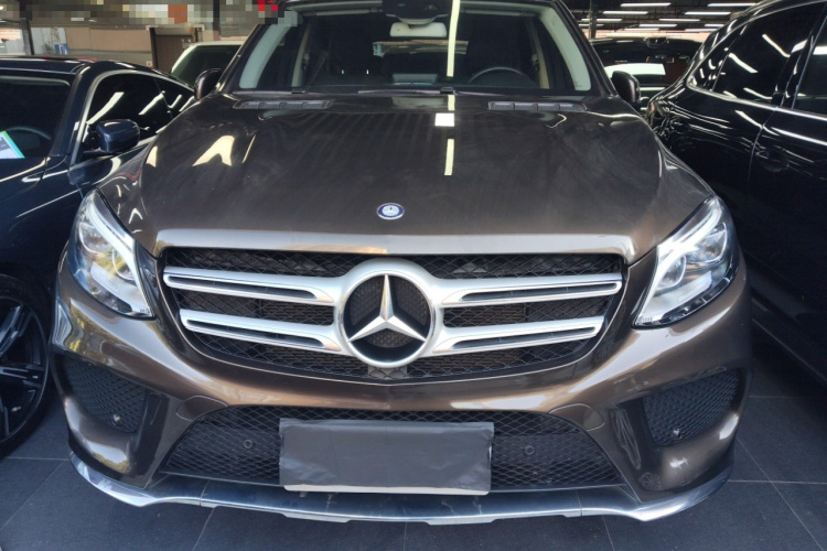 Mercedes-Benz GLE Class 2018 car image #3