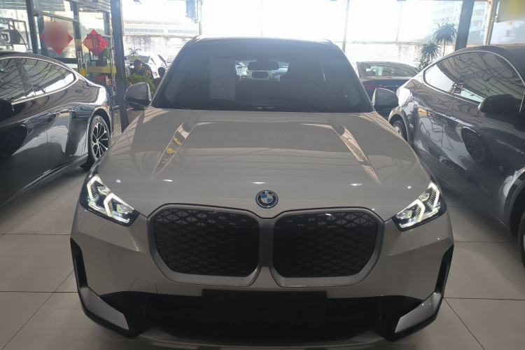 BMW iX1 2024 изображение автомобиля #3