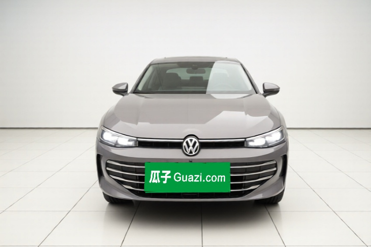 Volkswagen Passat 2024 car image #3
